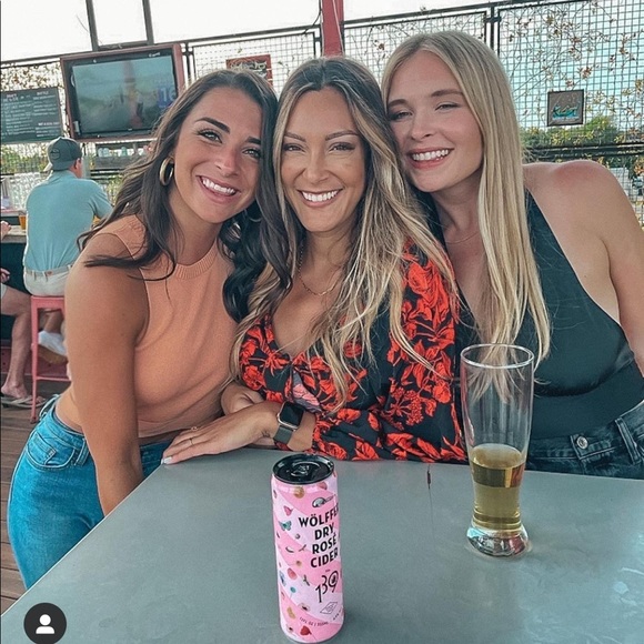 Meet your Posher, Kate - Picture 3 of 5